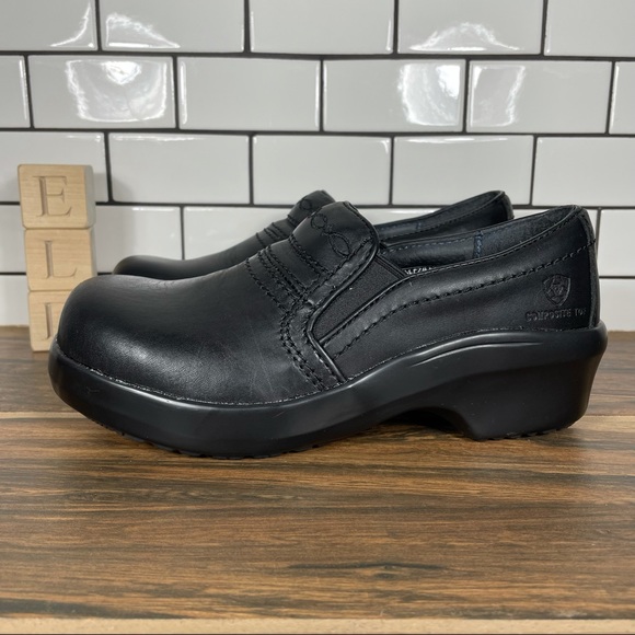 ariat safety toe clog